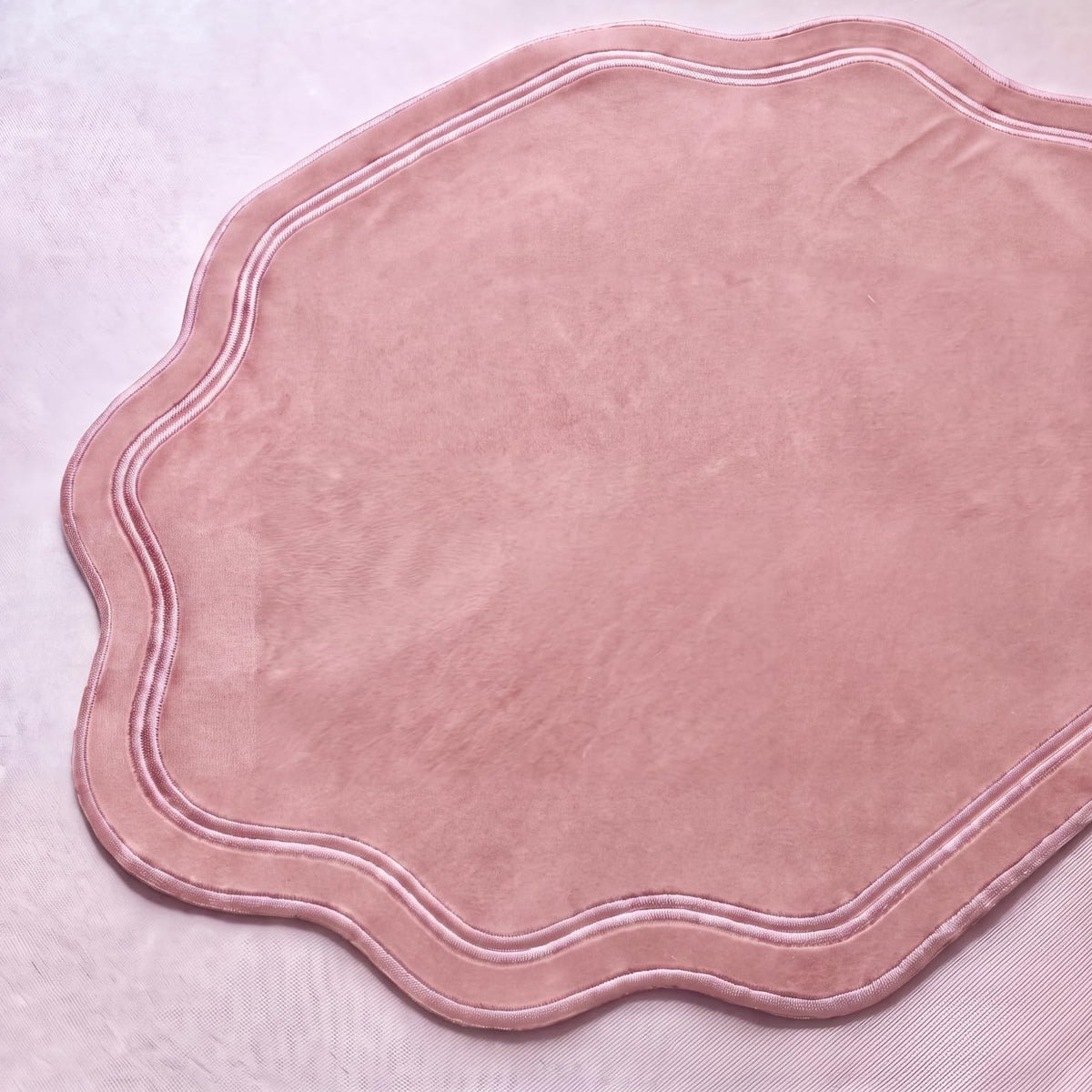 Breling 6 Pcs White Cotton Scalloped Placemats Embroidered Table Mats