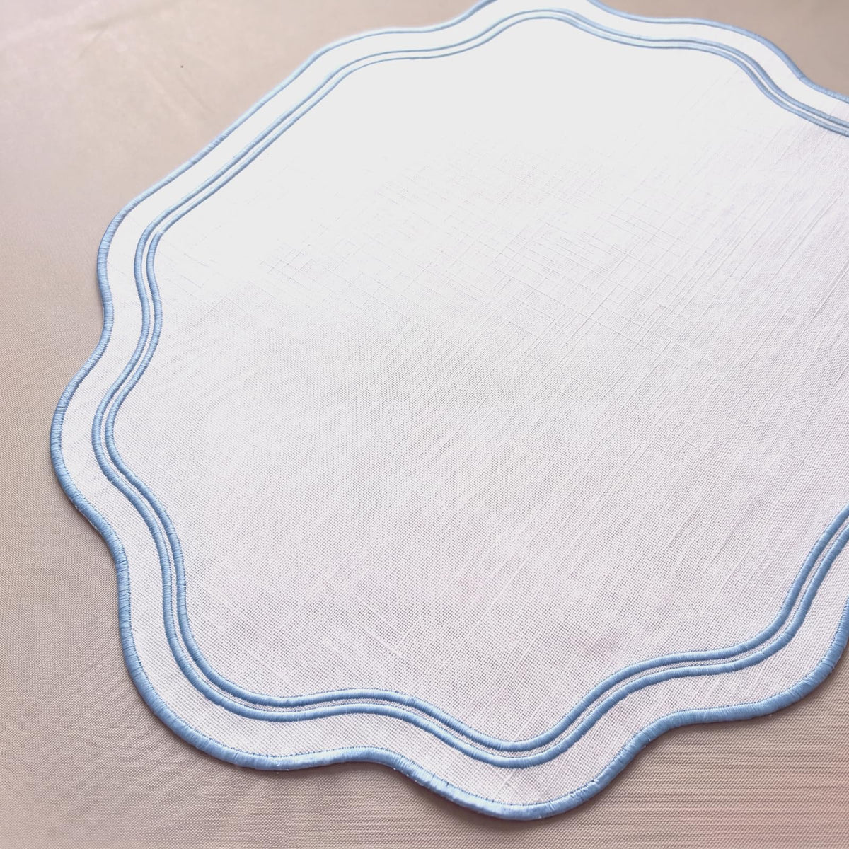 Breling 6 Pcs White Cotton Scalloped Placemats Embroidered Table Mats