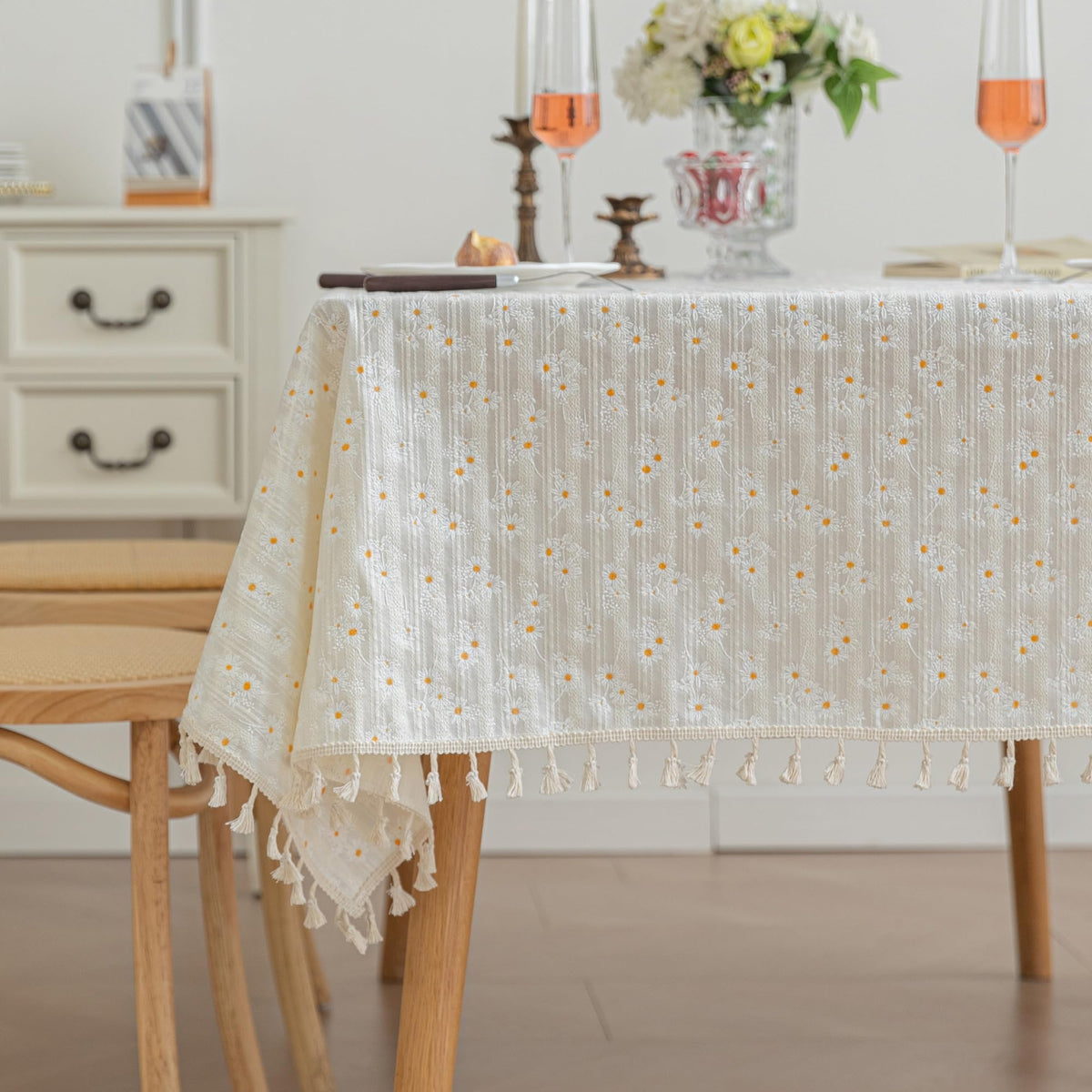 Rectangle Tablecloths Rectangular Cotton Fabric Waterproof Table Cloth Rectangle Table for 6 Foot Farmhouse Outdoor Oil Proof Printed Daisy Floral Tablecloths 55x70inch,4-6 Seats,Beige