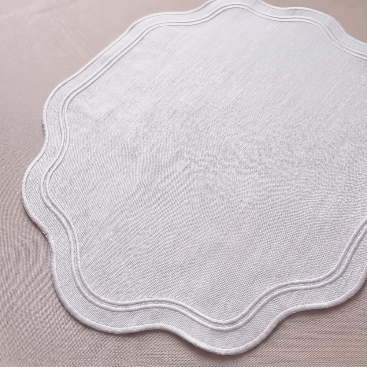 Breling 6 Pcs White Cotton Scalloped Placemats Embroidered Table Mats