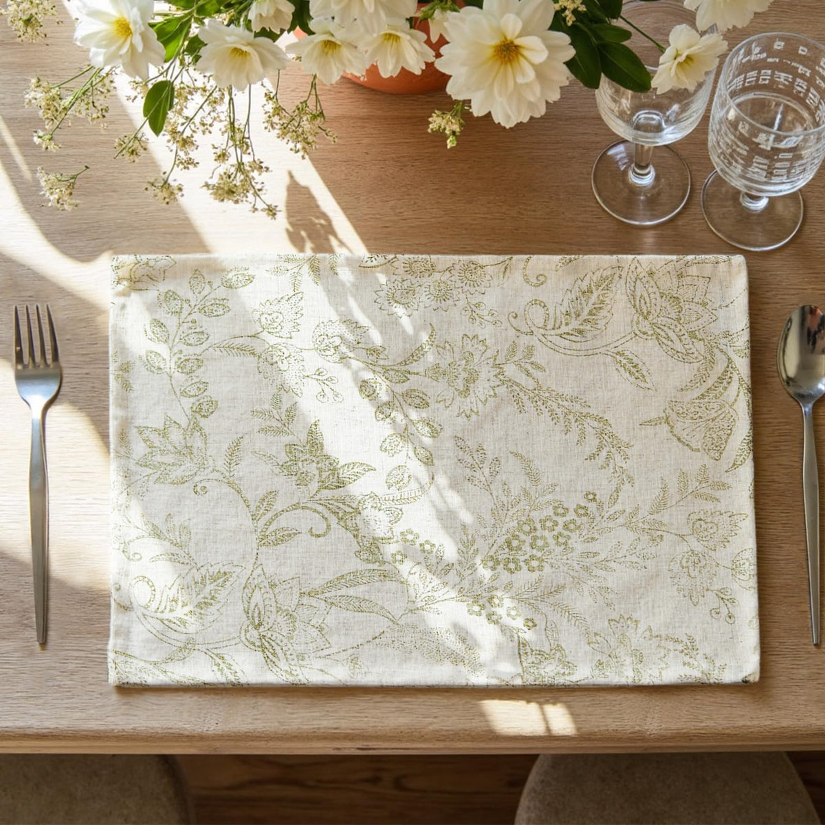 jinchan Linen Floral Placemats Set of 4 Farmhouse 13x19 Inch Green