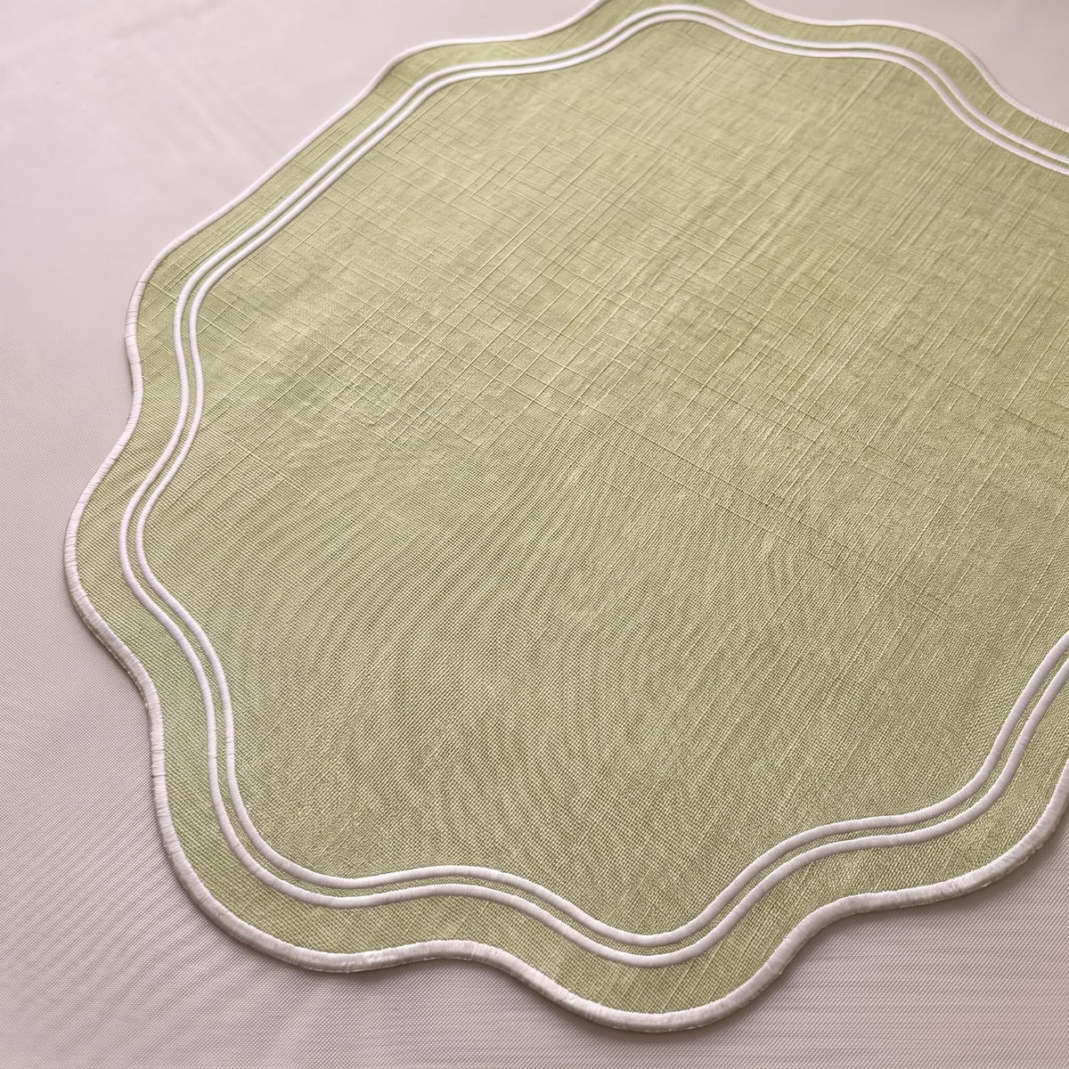 Breling 6 Pcs White Cotton Scalloped Placemats Embroidered Table Mats