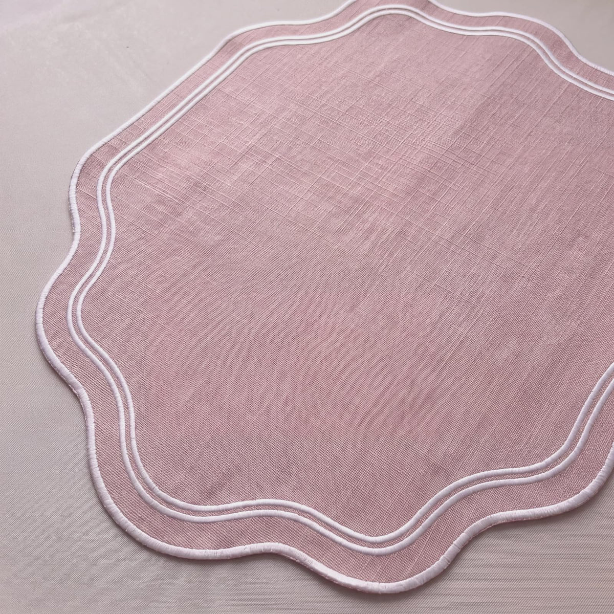 Breling 6 Pcs White Cotton Scalloped Placemats Embroidered Table Mats