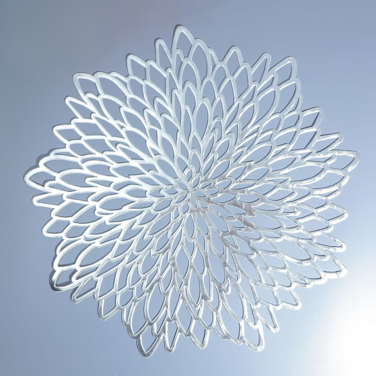 Snowkingdom 6 Pack Gold Placemats Metallic Pressed Vinyl Round Leaf Plastic Dinning Table Place Mats Fancy Decorative for Wedding Christmas Thanksgiving Holiday Spring Outdoor